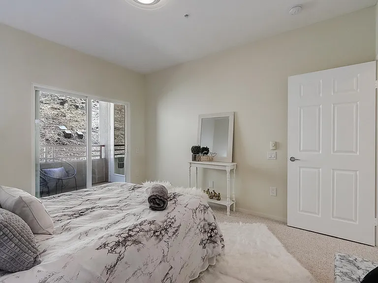 200 Caldecott Ln #108 — Photo 28