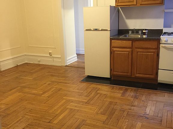 5th image of 2307 28th St #1