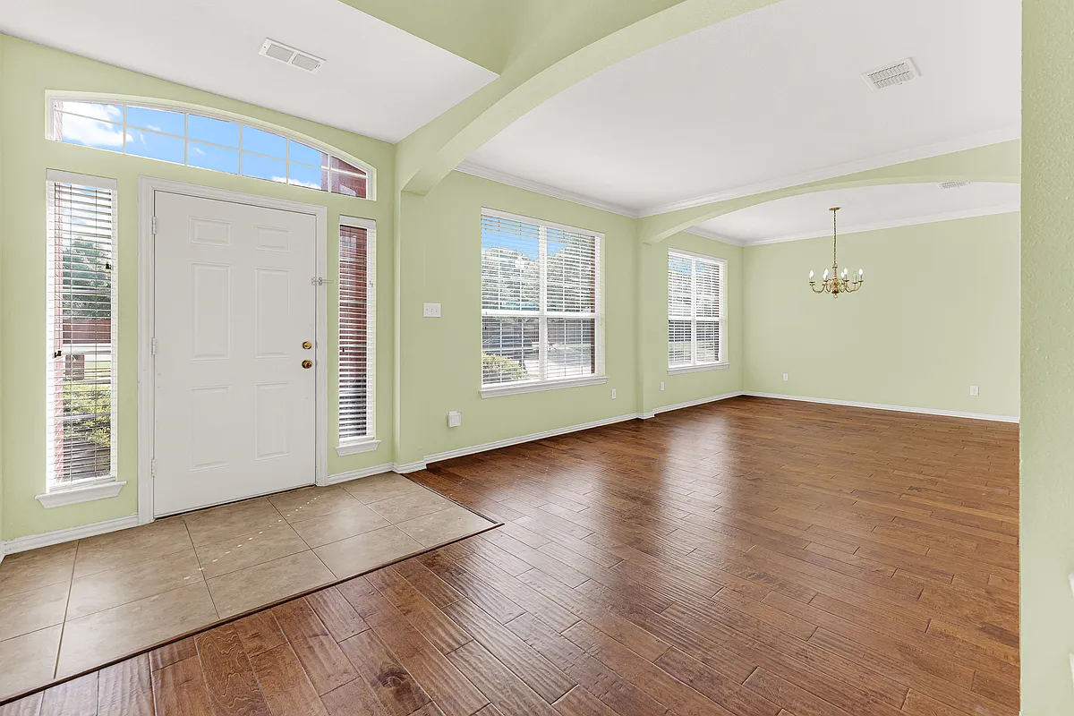 Building Photo - 509 Lochwood Dr