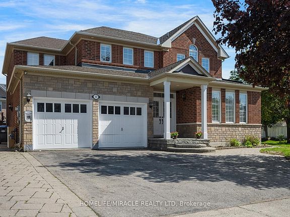 2nd image of 17 Latania Blvd