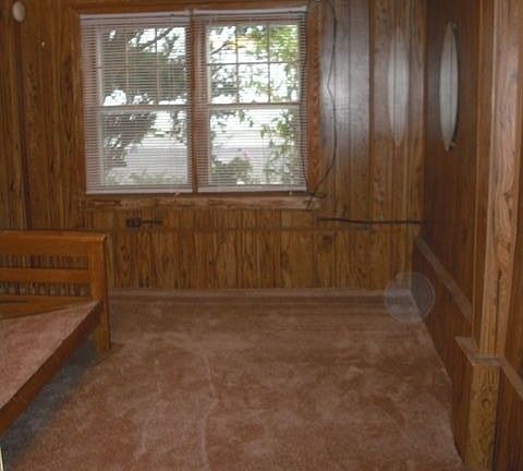 Living Rm-High Ceiling, Lg Windows-Gardn Views