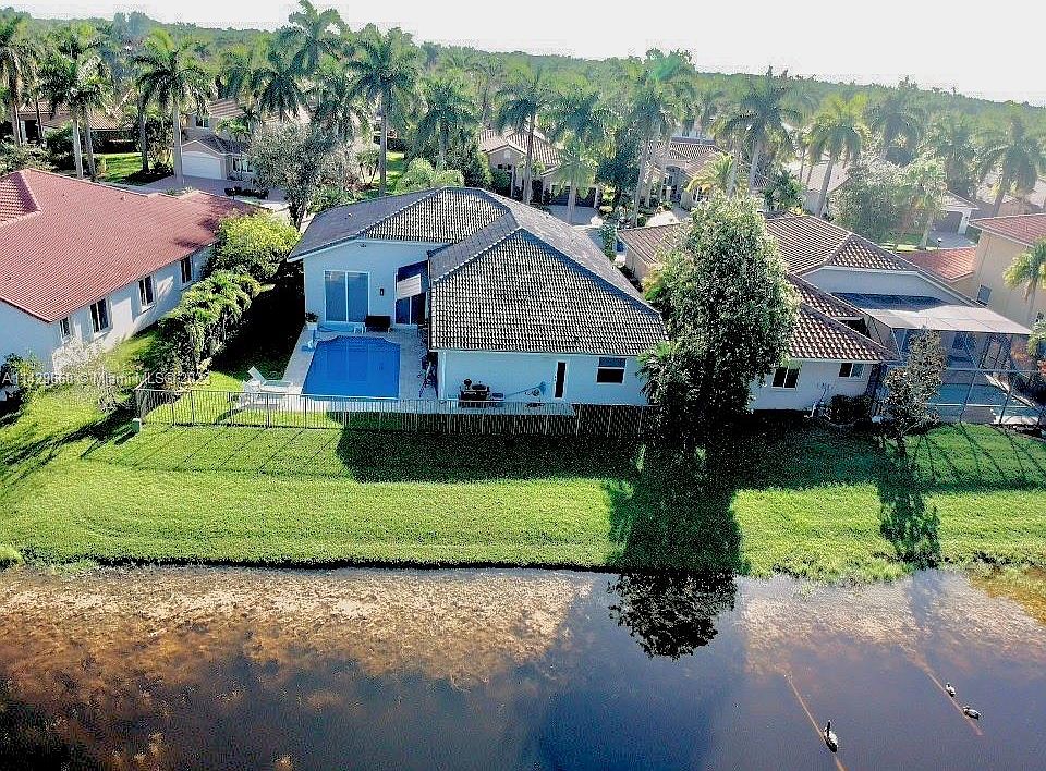1st image of 2553 Jardin Ln