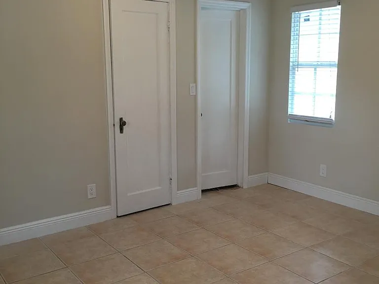107 NE 17th Ave #1 — Photo 17