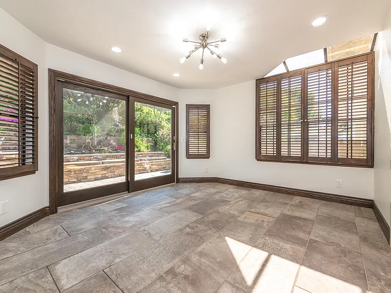 24692 Kings Rd — Photo 38