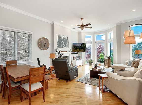 3rd image of 1751 N Artesian Ave #3