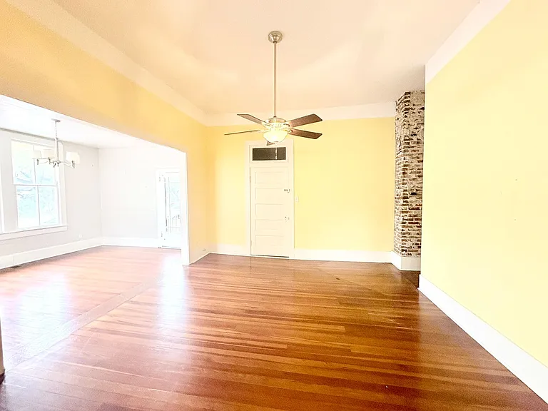 215 Versailles Blvd — Photo 8