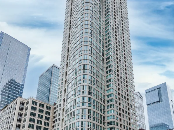 345 N La Salle Dr, Chicago, IL