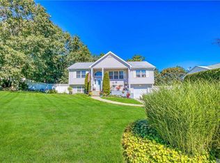 40 Colby Dr, Coram, NY 11727