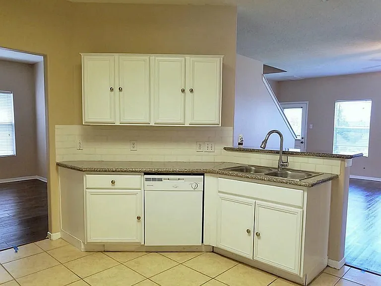 15423 Fir Woods Ln — Photo 6