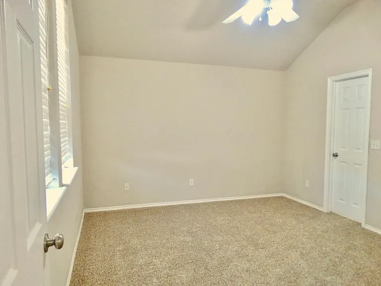 3301 Buckingham Pl — Photo 11