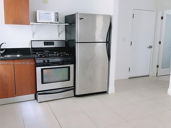 3rd image of 500 14th St #102