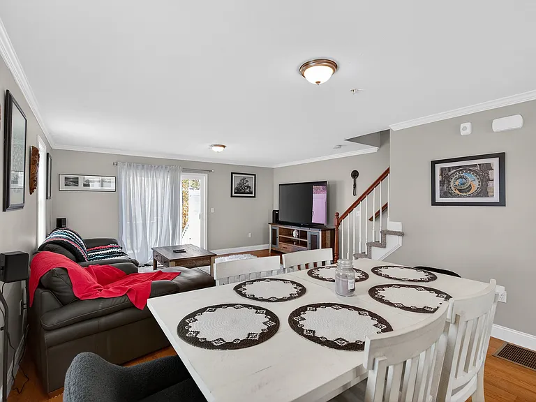 5 Twin Ponds Dr #8 — Photo 5