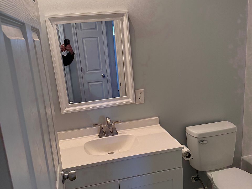 1st image of 368 N Oak St #2