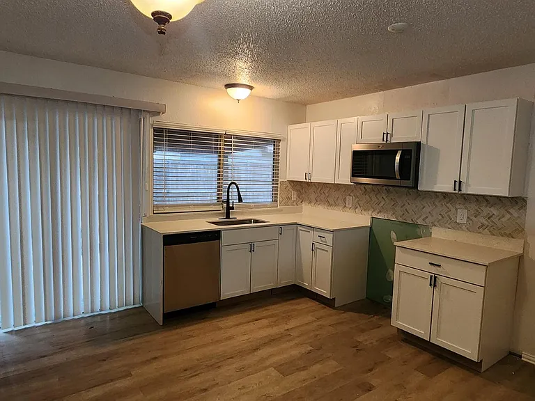 2830 Fern Glen Dr — Photo 1