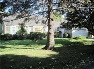 2 South Dr, Middletown, RI 02842