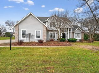 50619 Lakeside Dr, Granger, IN 46530