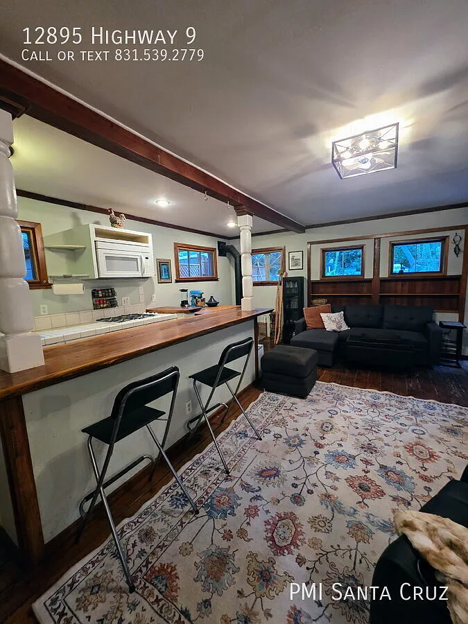 Coming Soon! The Carriage House Furnished 2 Bedroom + Office In Beautiful Boulder Creek All Utili... — Photo 2