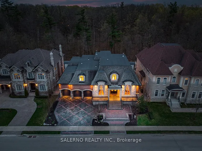 71 Grand Vellore Cres — Photo 1