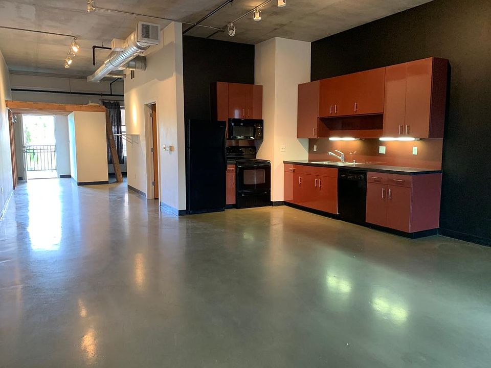 1st image of 400 Central Ave SE APT 204