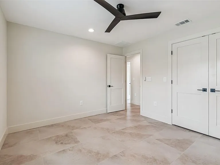 3921 Versailles Dr — Photo 19