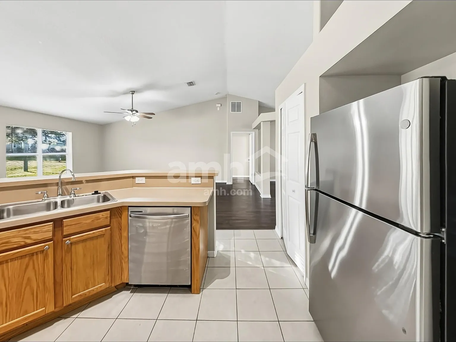 4 bed, 2.0 bath, 2236 sqft, $2,865 — Photo 3