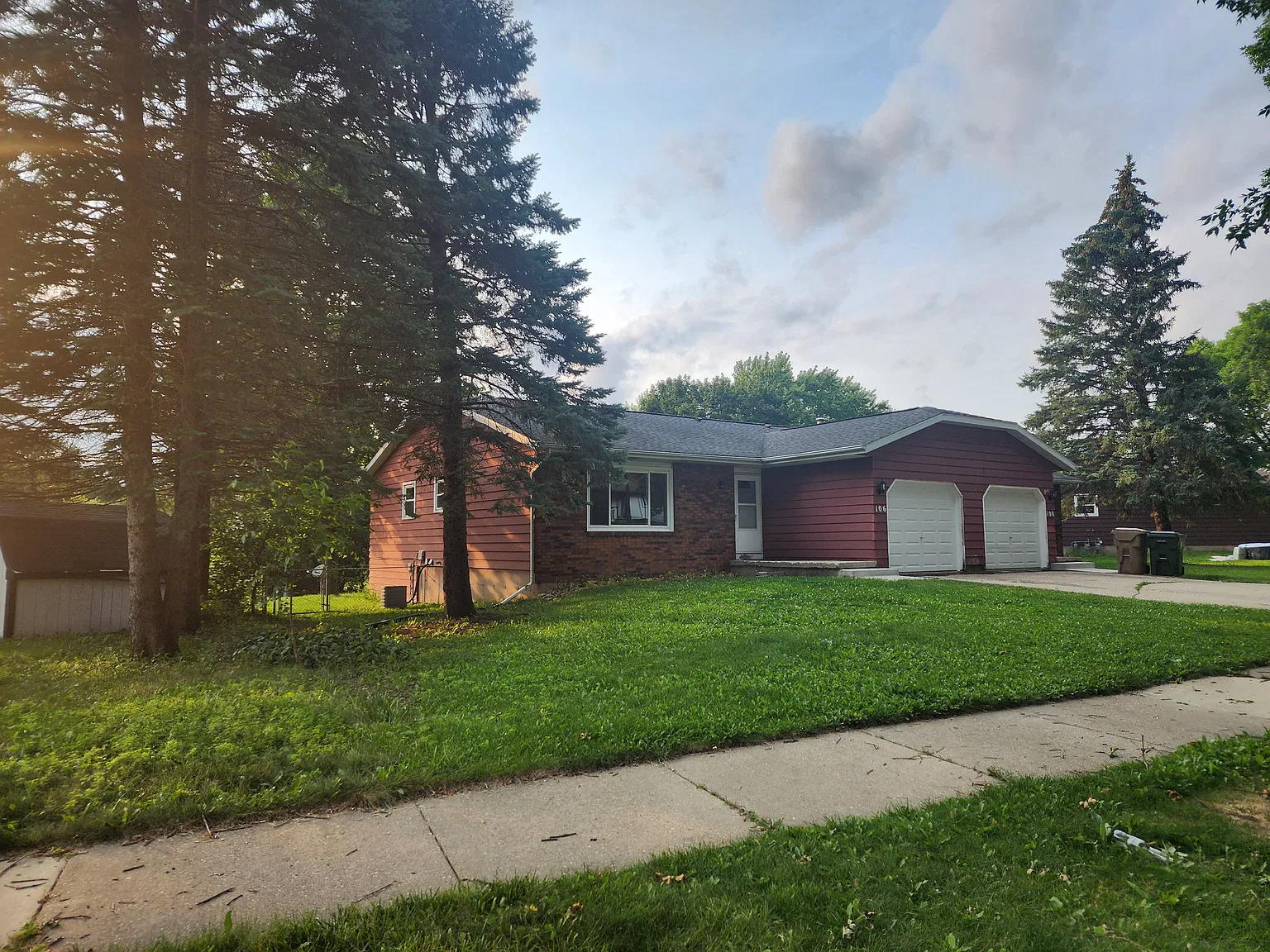 4 bed, 1.5 bath, 1700 sqft, $2,200 — Photo 1