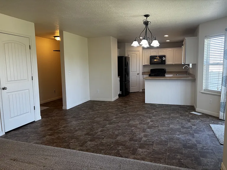 2431 E Ox Yoke Dr — Photo 6