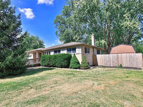 2nd image of 1166 Emily Dr