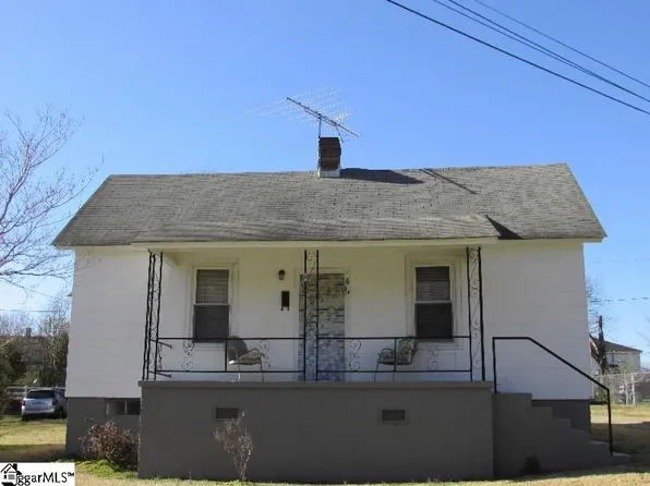 6 Townsend St, Laurens, SC 29360