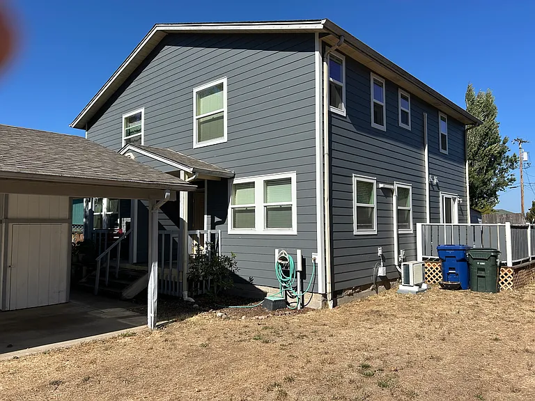 215 Smith Loop — Photo 1