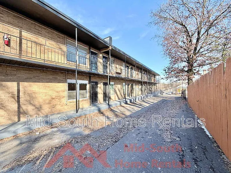 139 N Claybrook St #3 — Photo 2