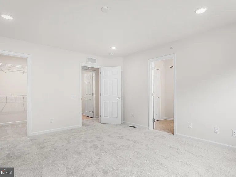 112 S Buck Tavern Way — Photo 13