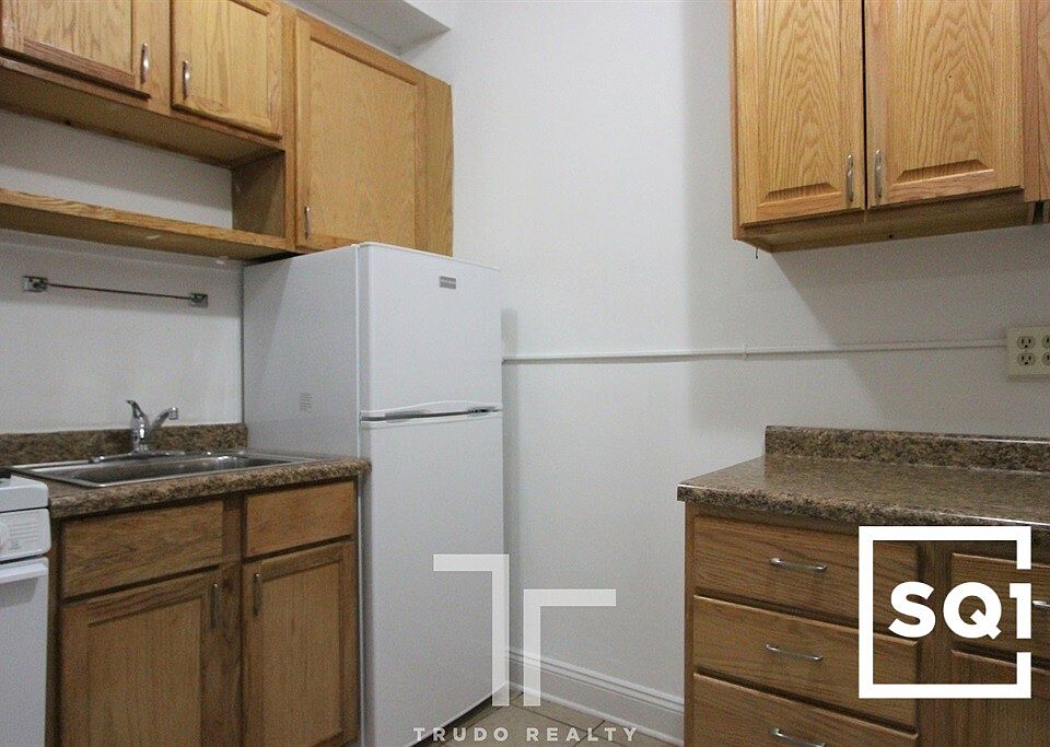 2nd image of 839 W Sheridan Rd APT 519