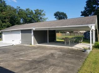 6972 Willow St, Groves, TX 77619