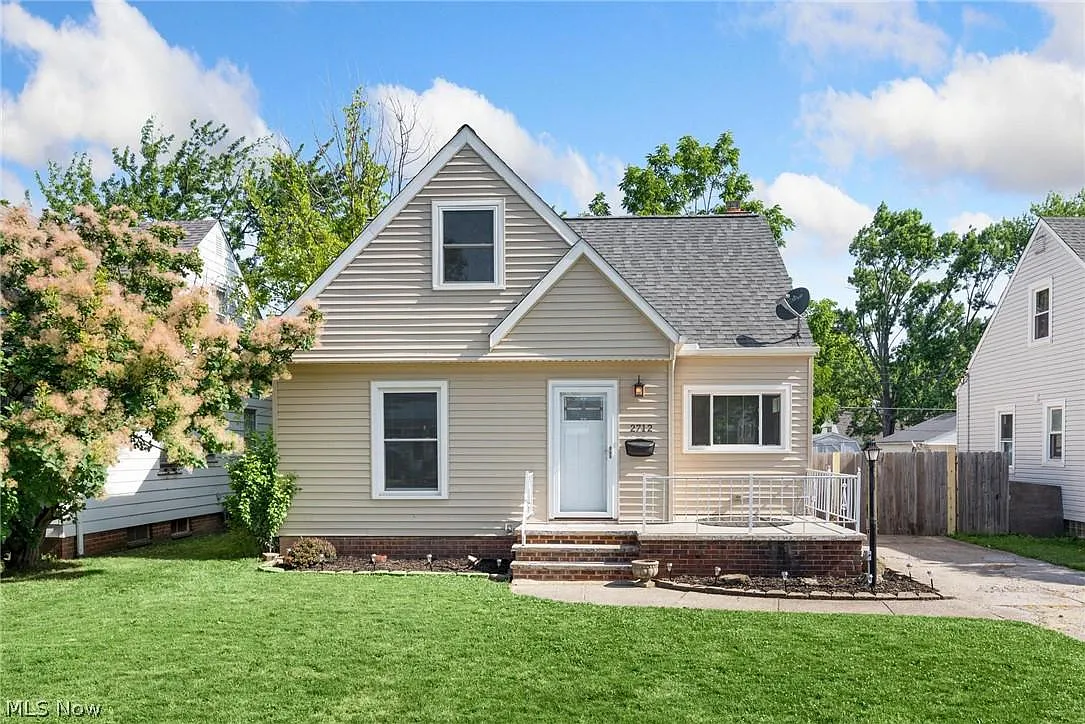 2712 Lincoln Ave photo 1