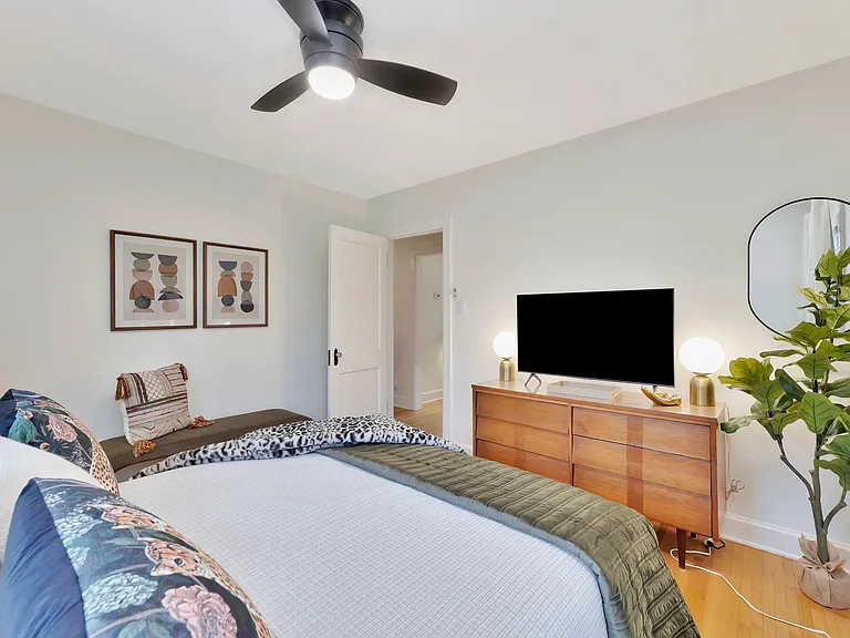 427 N Battin Ave — Photo 40