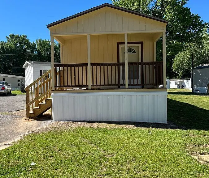1661 Dena Dr — Photo 1