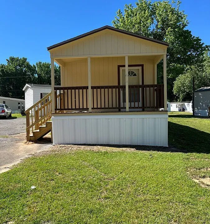 1661 Dena Dr