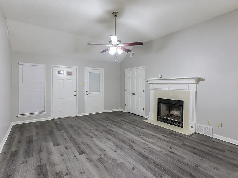 7007 Raleigh Lagrange Rd — Photo 3
