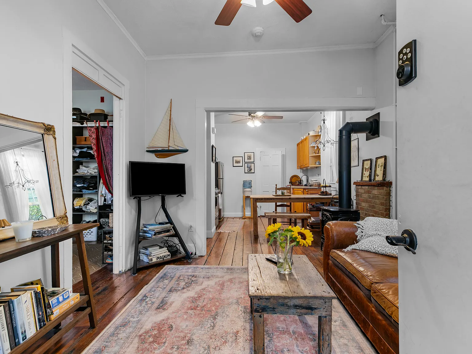 1 bed, 500 sqft, $1,950 — Photo 2