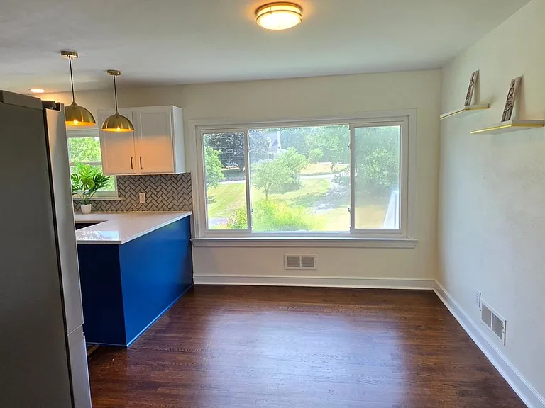 3417 Windsor Rd SW — Photo 4