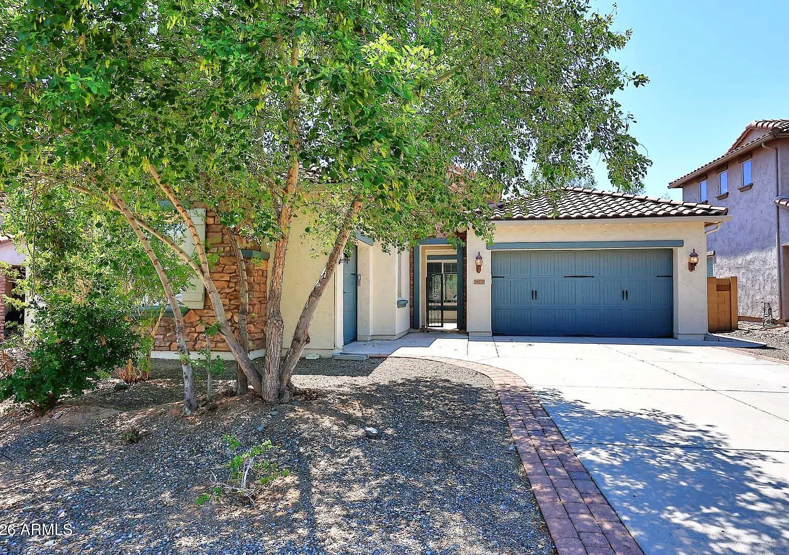 4 bed, 2.5 bath, 2550 sqft, $3,400 — Photo 2