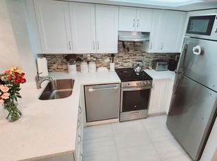 1345 W 4th Ave #24, Vancouver, BC V6H3Y8