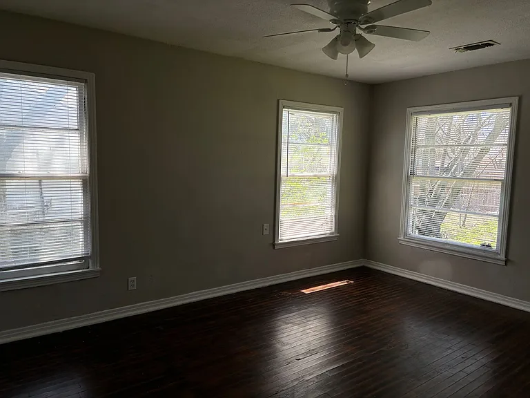1822 N Alexander St — Photo 5