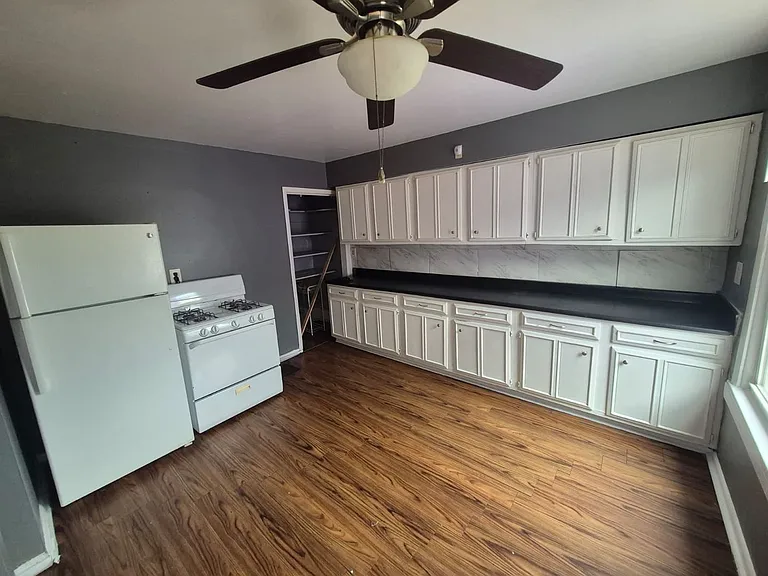 1704 Madison Ave — Photo 5