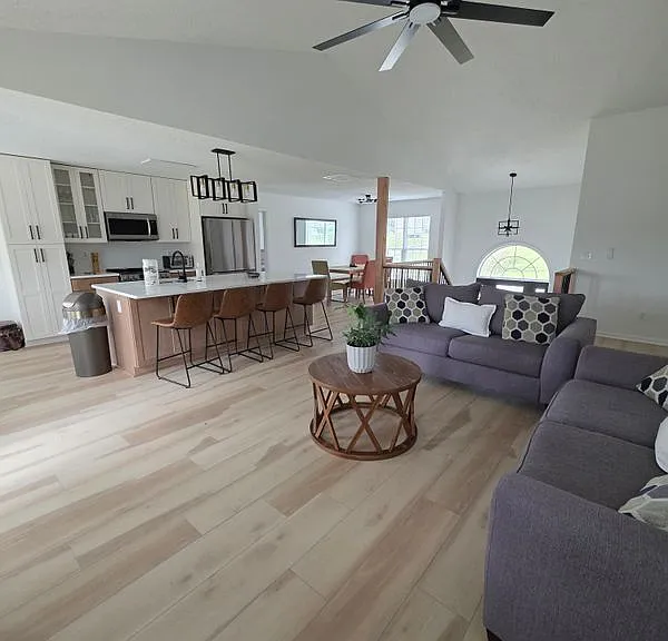 1222 Paiute Ct — Photo 4