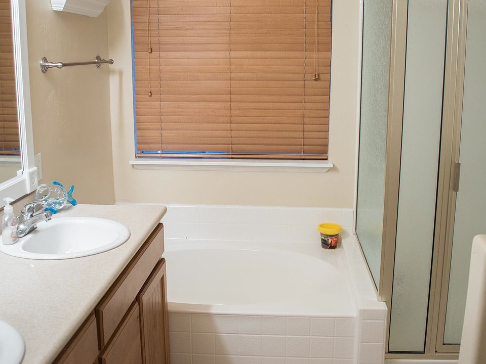 2nd image of 7589 N Mesa Vista Cir
