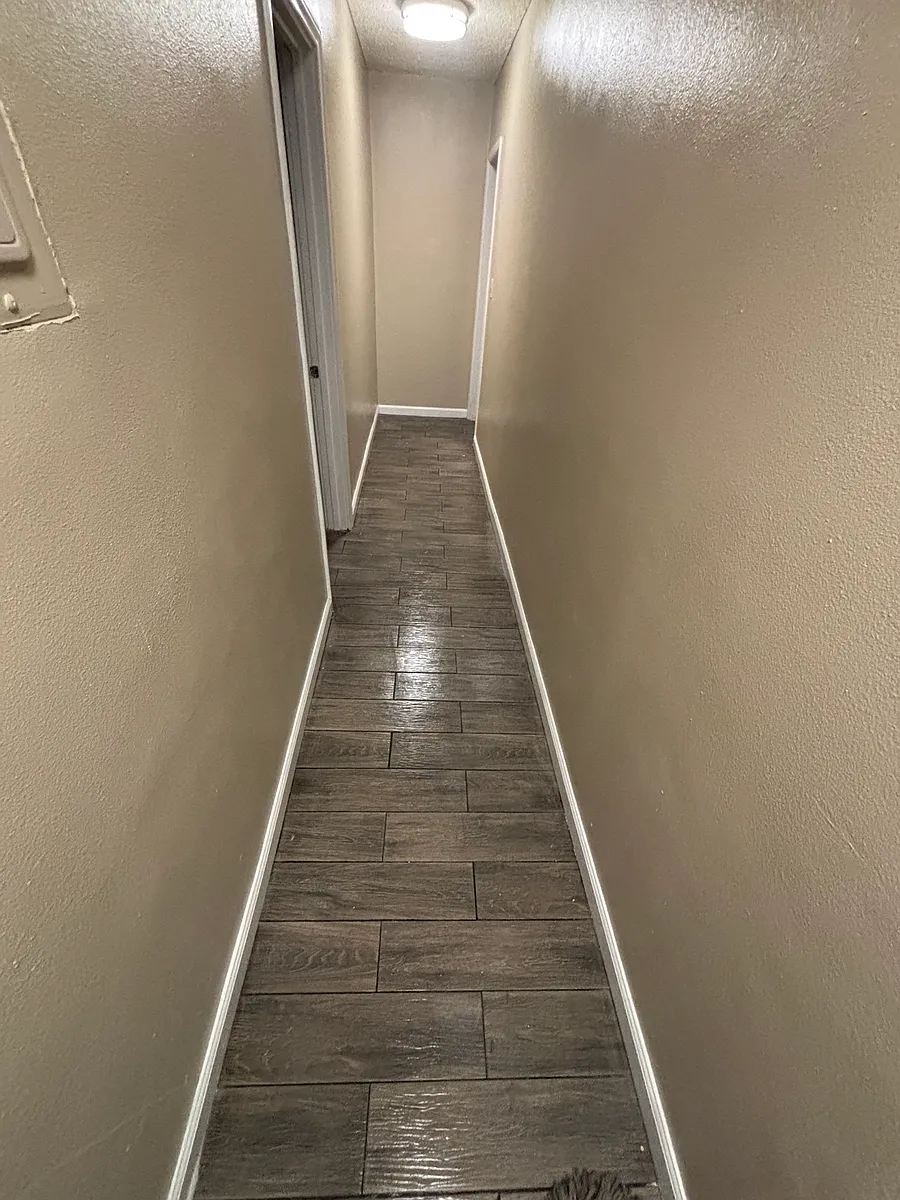 Building Photo - 2921 W Rosecrans Ave #10