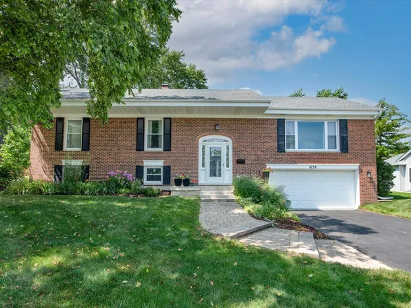 1058 W Illinois Ave, Palatine, IL 60067