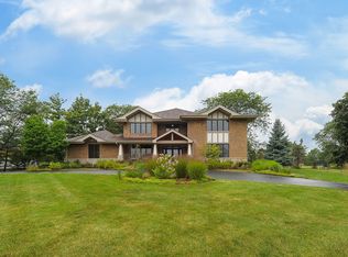 1886 Clover Dr, Inverness, IL 60067